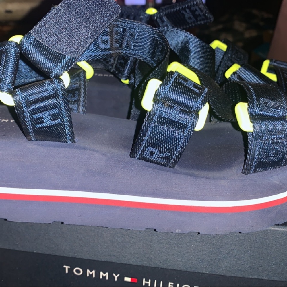 Sandles, worn twice, comfortable